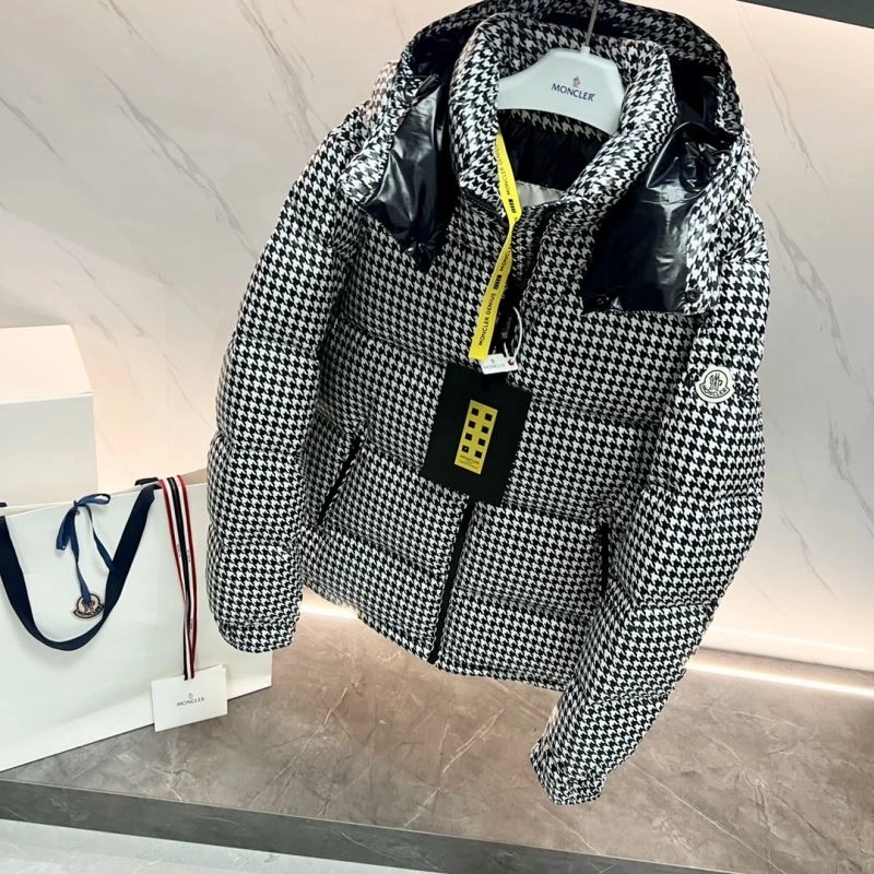 Moncler Down Jackets SmoothTexture 144280