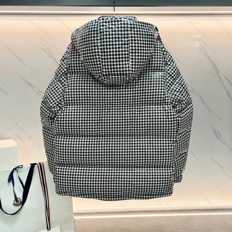 Moncler Down Jackets SmoothTexture 144280