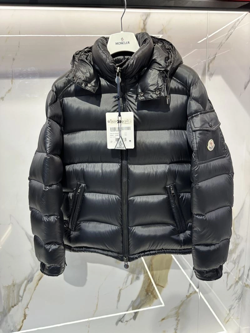 Moncler Down Jackets Breathable 144278