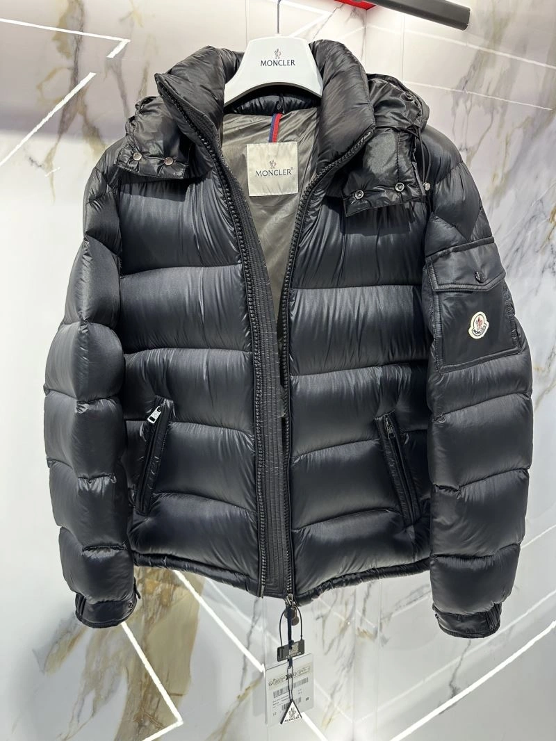 Moncler Down Jackets Breathable 144278