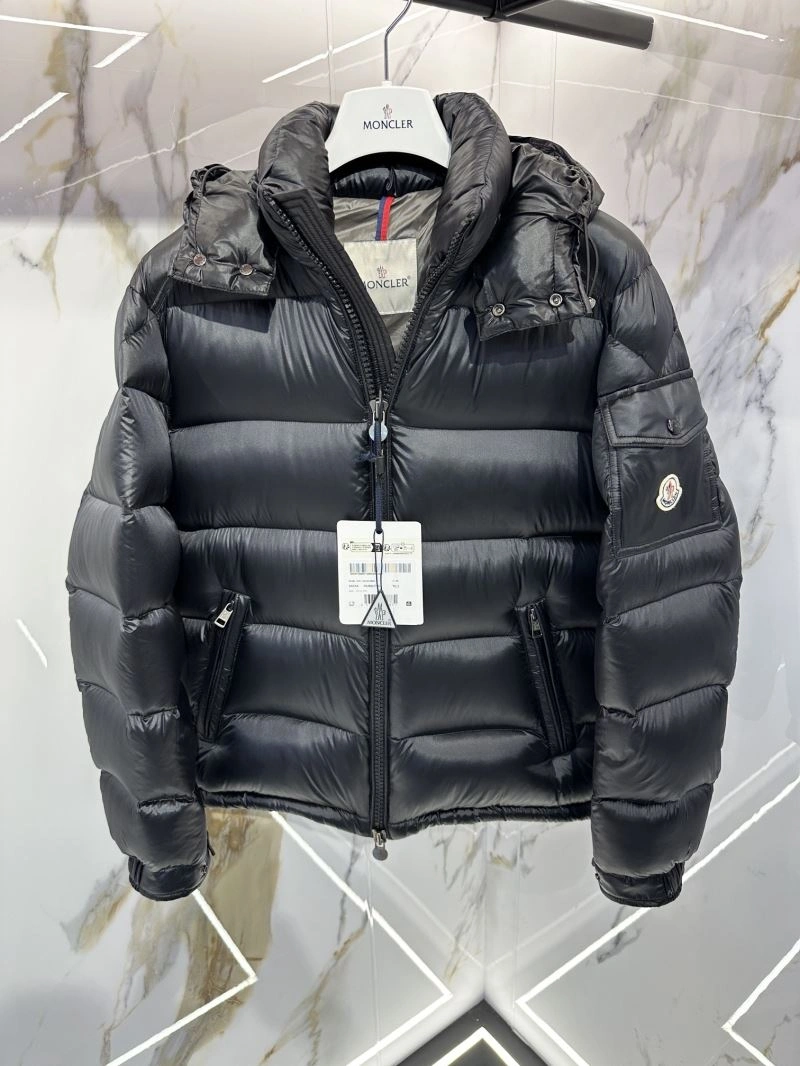 Moncler Down Jackets Breathable 144278
