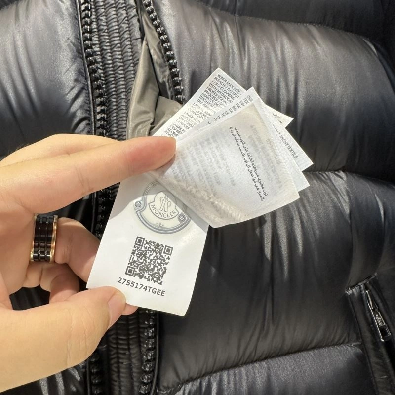 Moncler Down Jackets Breathable 144278