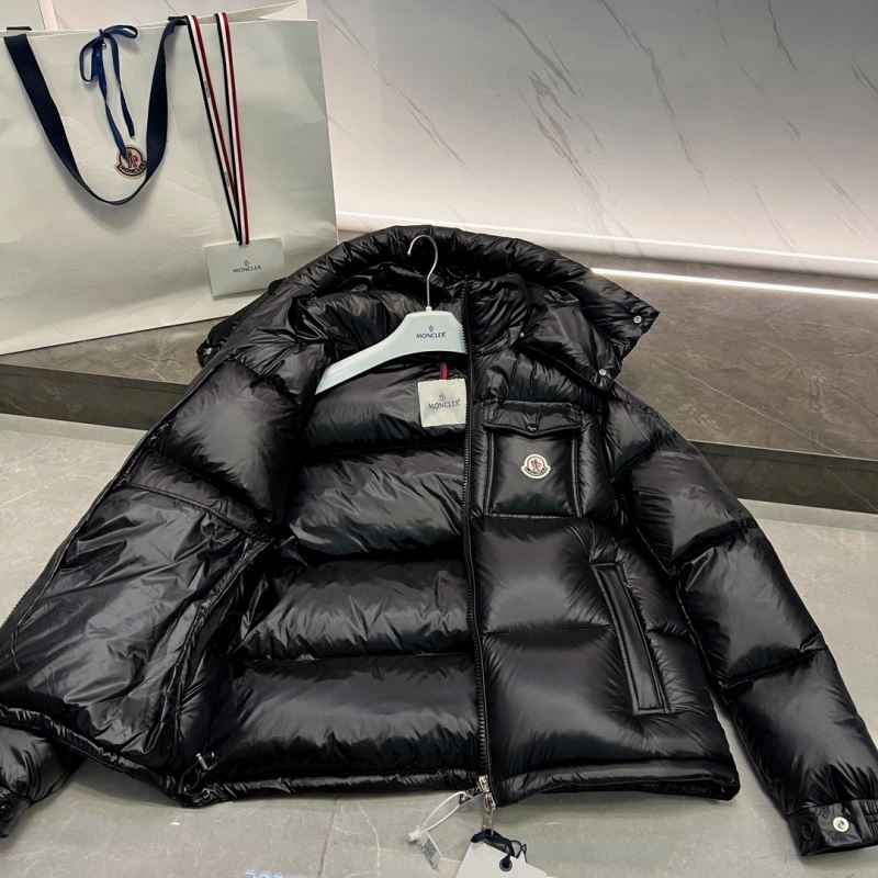 Moncler Down Jackets Versatile 144273