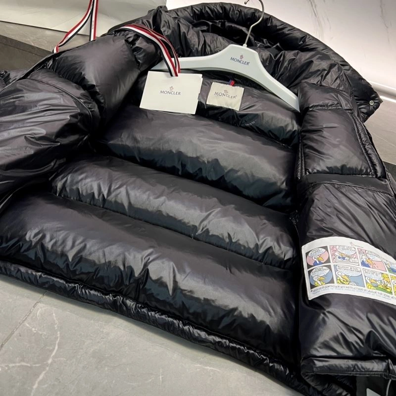 Moncler Down Jackets Versatile 144273