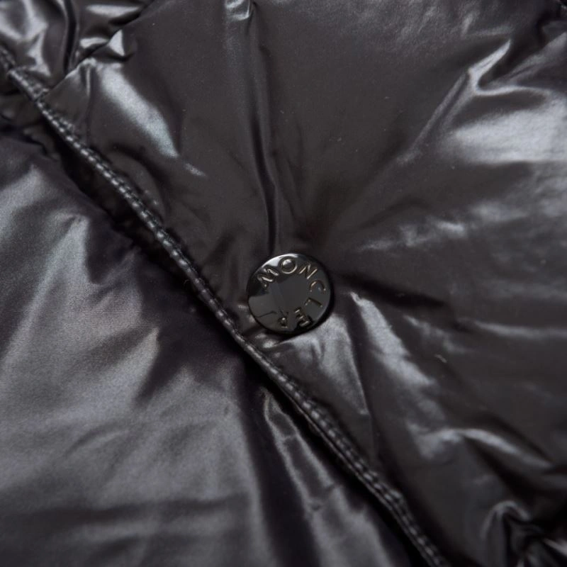Snug Moncler Down Jackets 144269