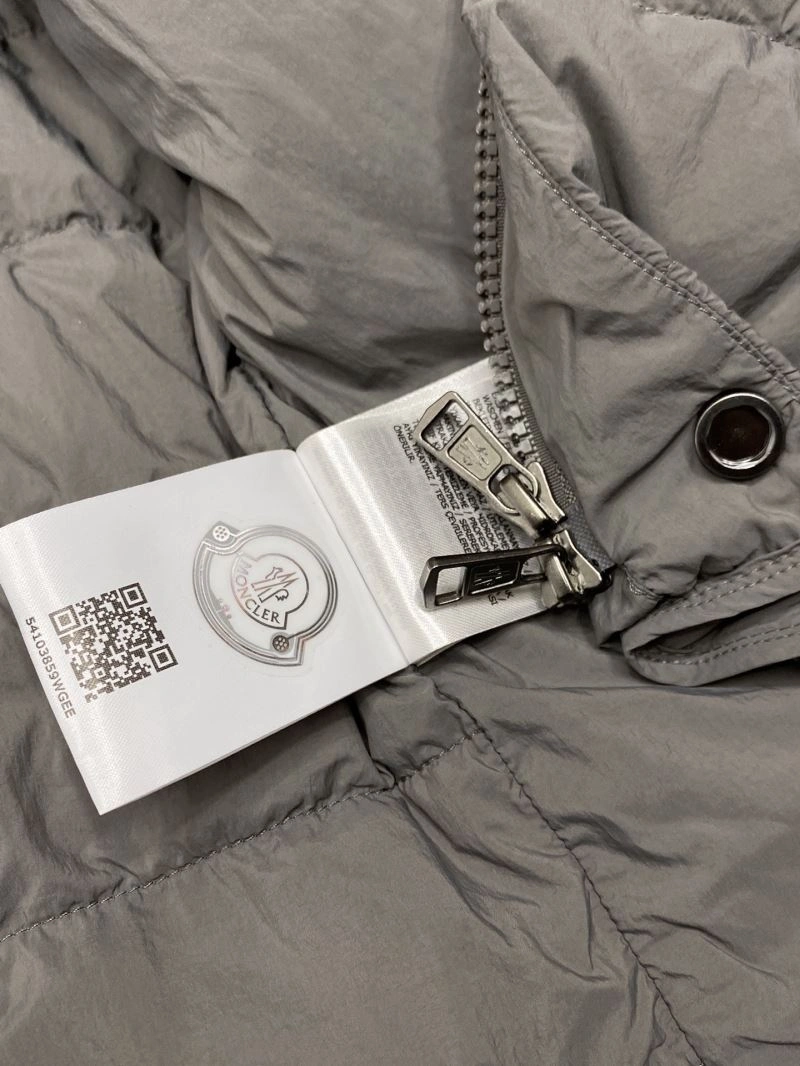 RelaxedFit Moncler Down Jackets 144267
