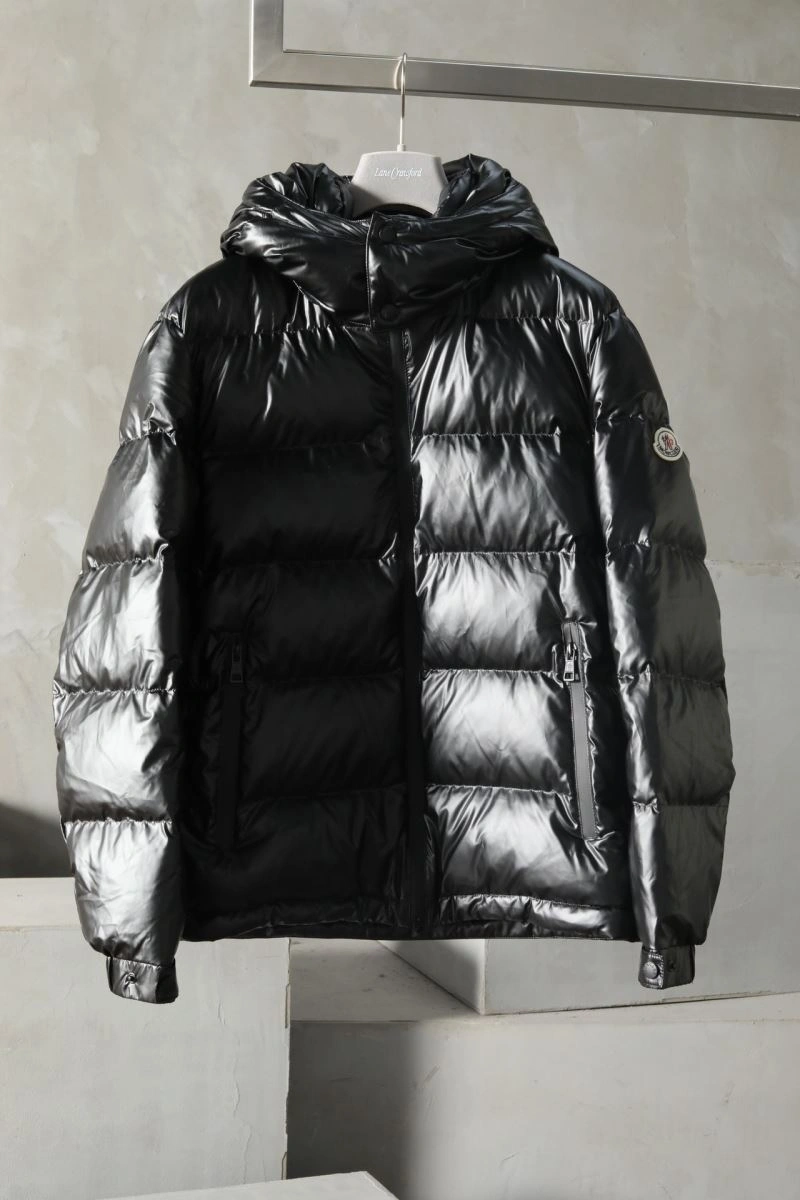 Moncler Down Jackets Vibrant 144265
