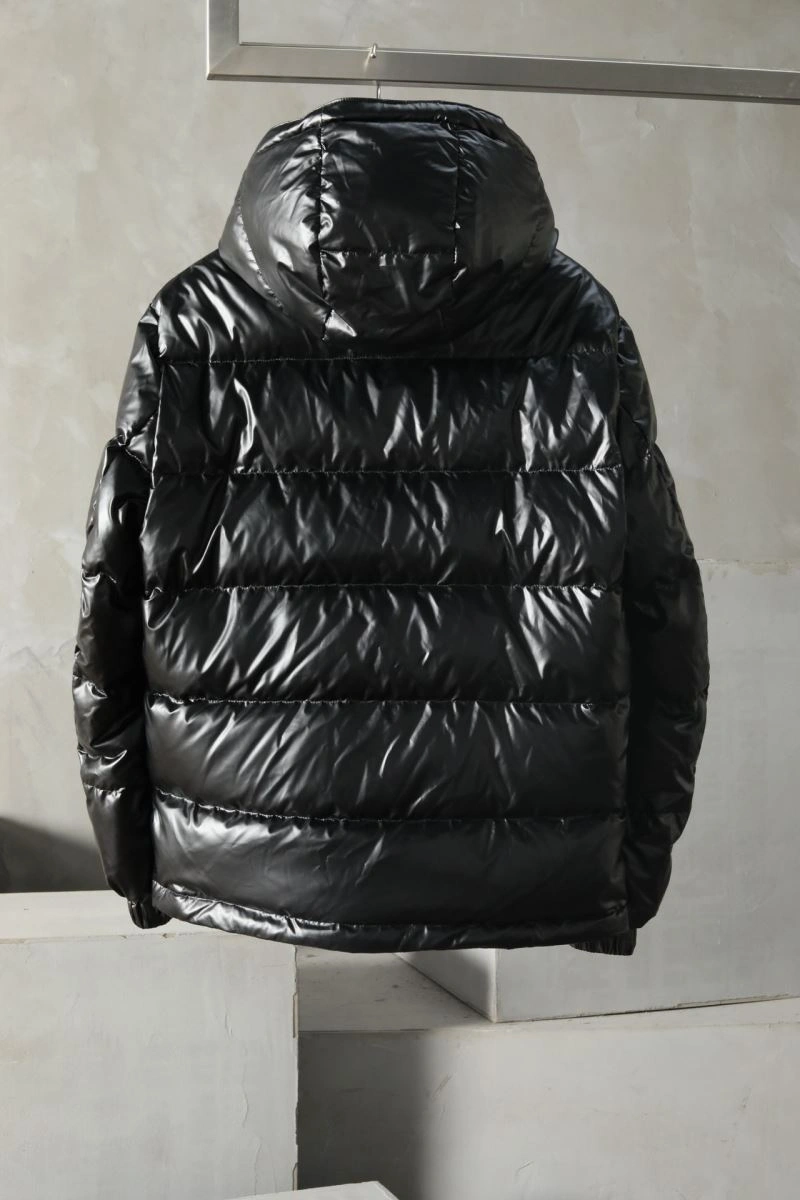 Moncler Down Jackets Vibrant 144265