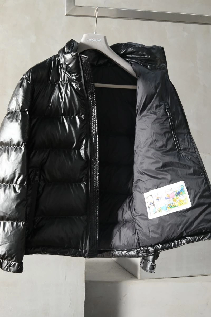 Moncler Down Jackets Vibrant 144265