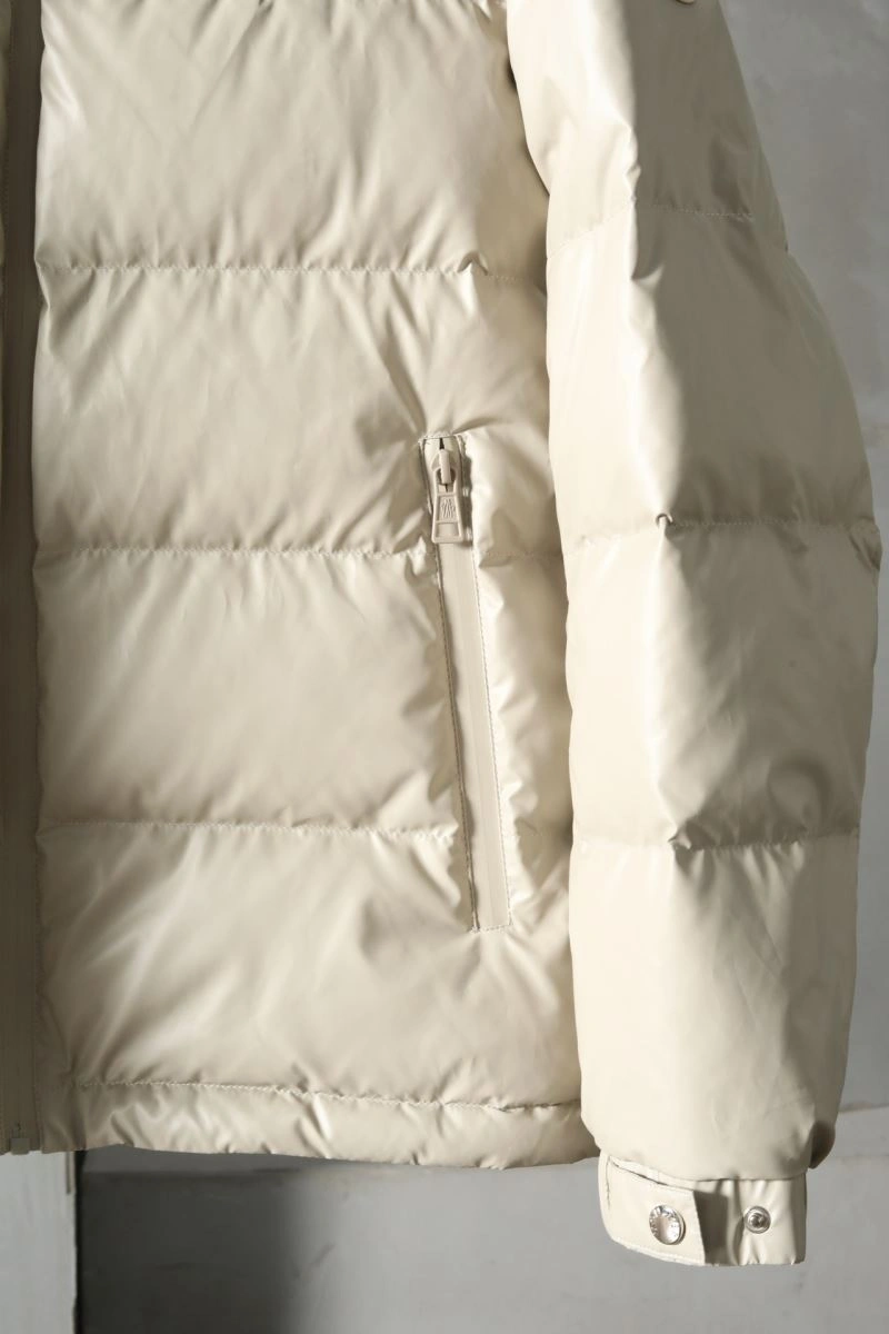 Moncler Down Jackets TravelReady 144262