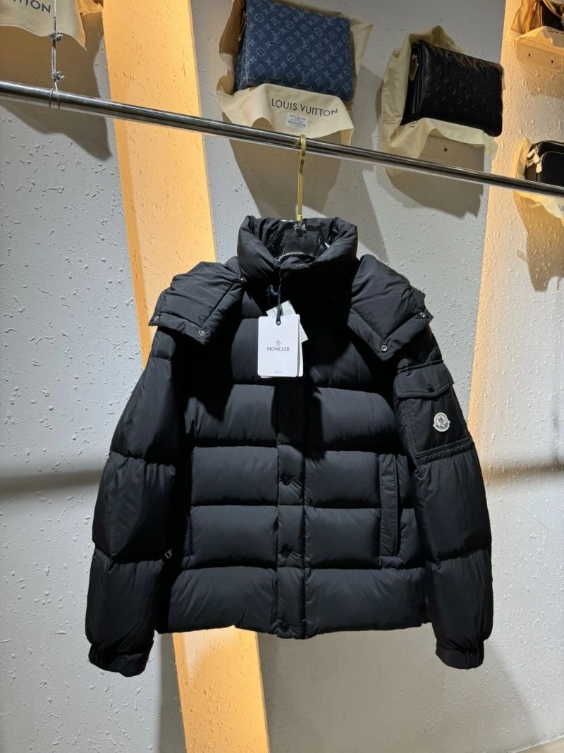 Moncler Down Jackets Versatile 144257