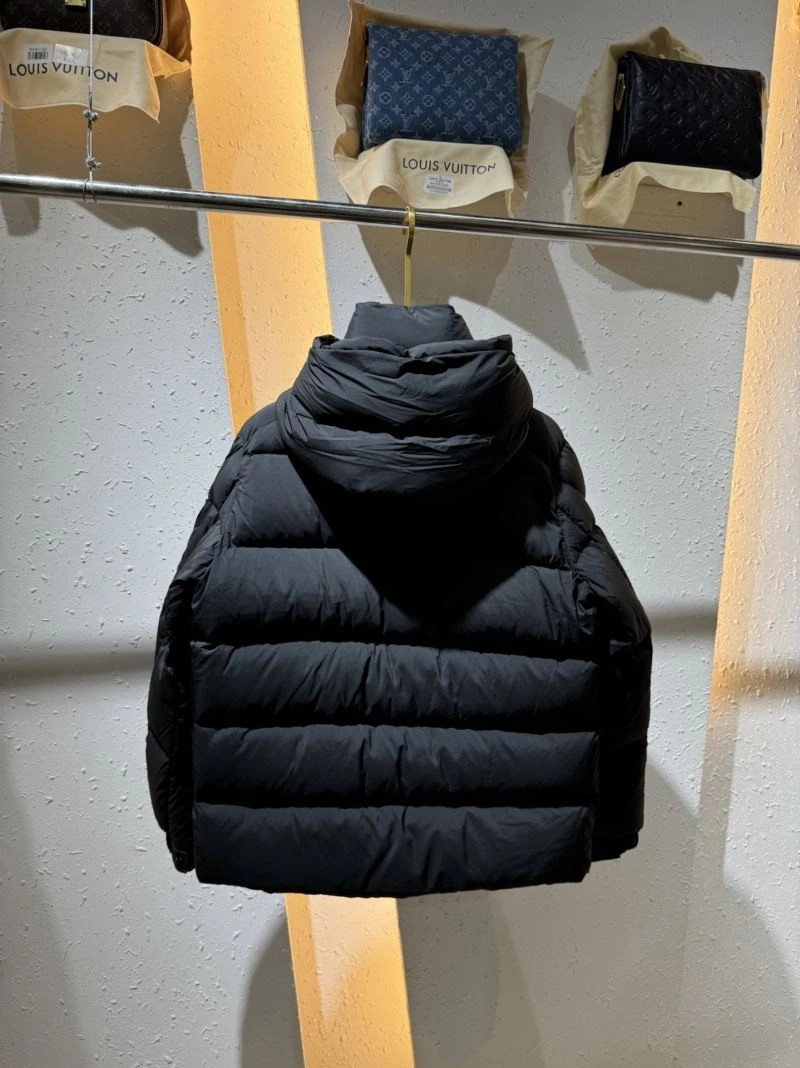 Moncler Down Jackets Versatile 144257