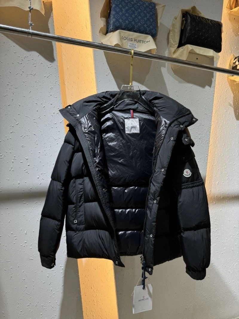 Moncler Down Jackets Versatile 144257