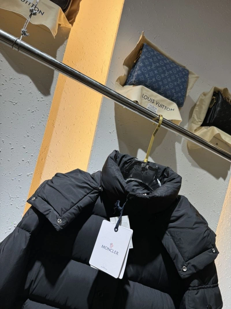 Moncler Down Jackets Versatile 144257