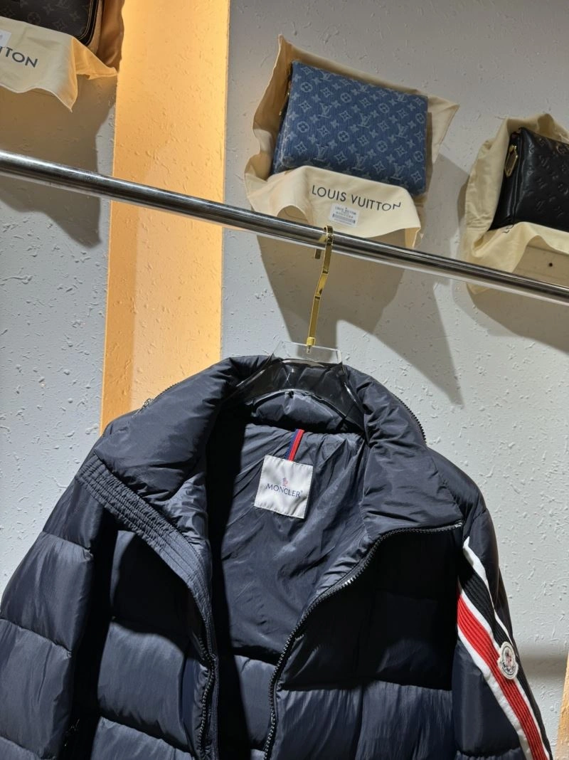 Seasonal Moncler Down Jackets 144254