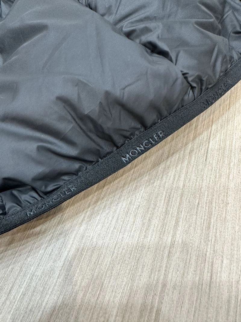 Bright Moncler Down Jackets 144236