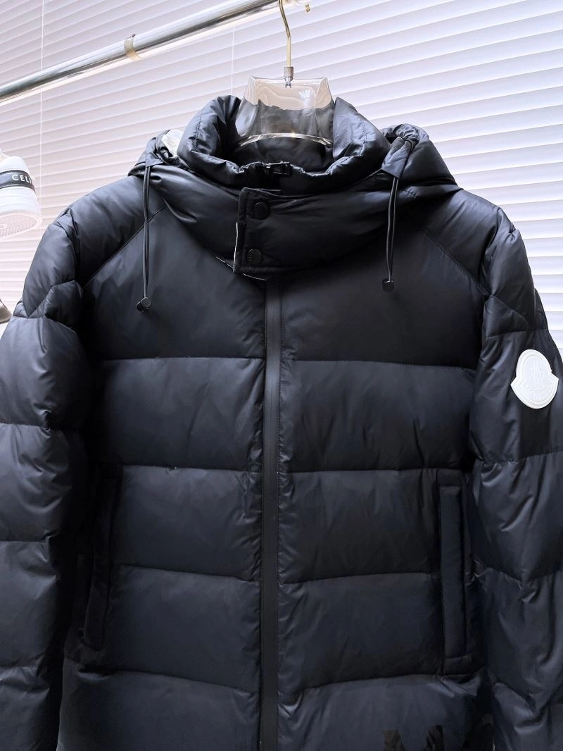 Moncler Down Jackets Fashionable 144240