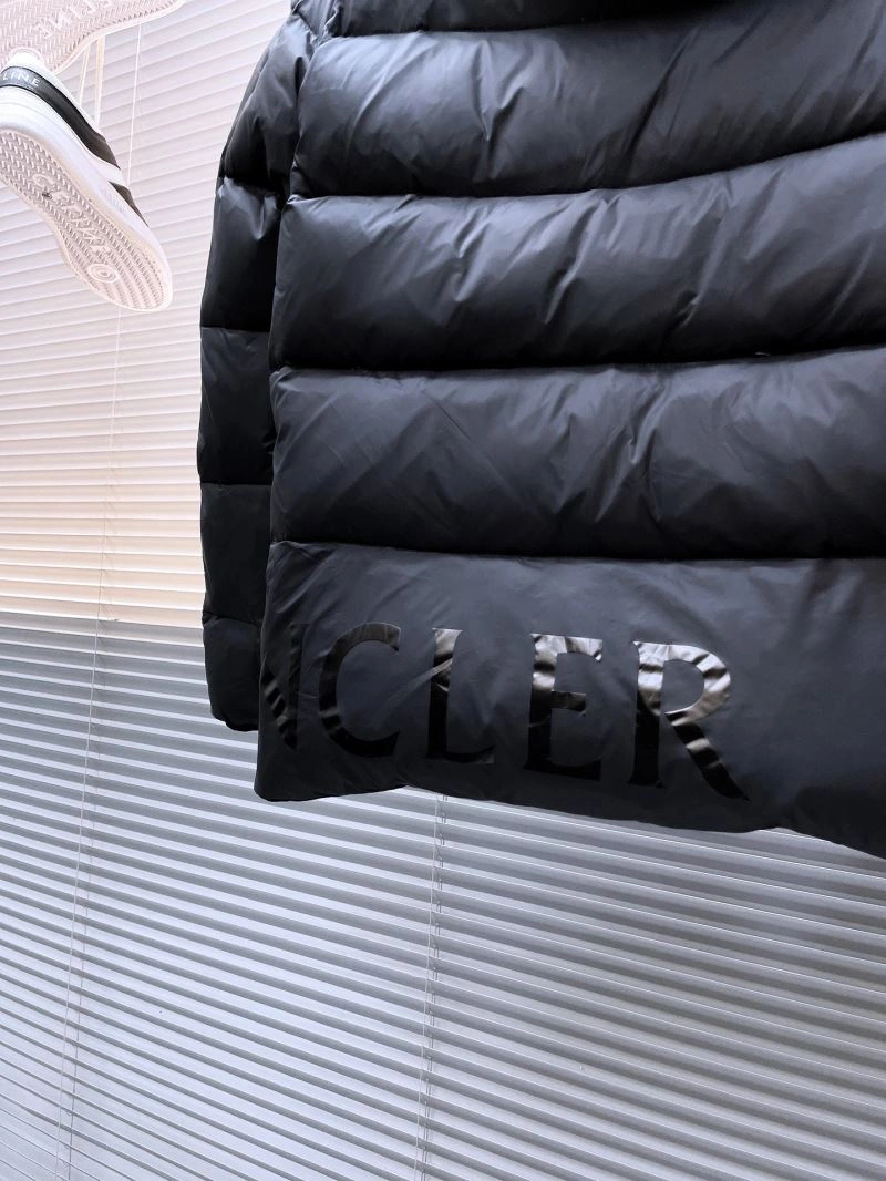 Moncler Down Jackets Fashionable 144240