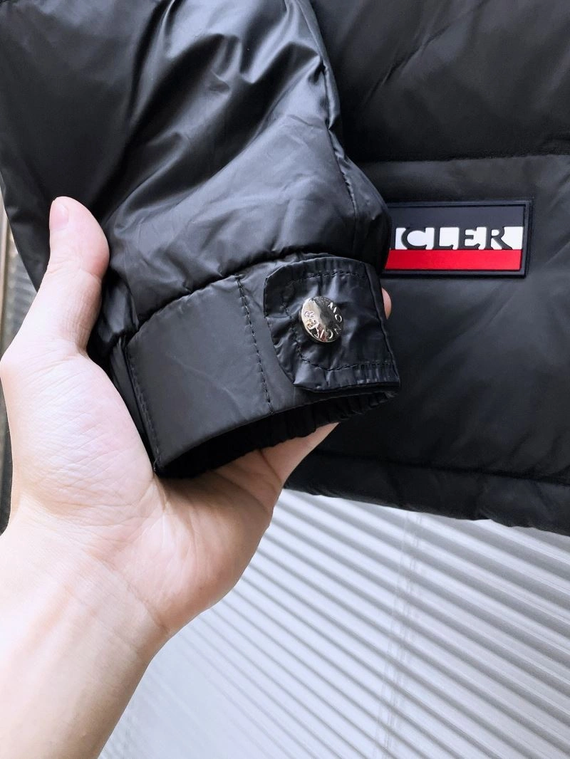 Moncler Down Jackets EyeCatching 144241