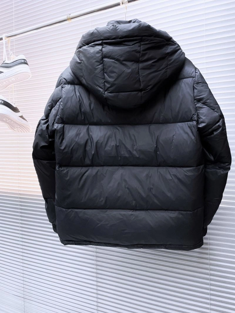 Moncler Down Jackets EyeCatching 144241