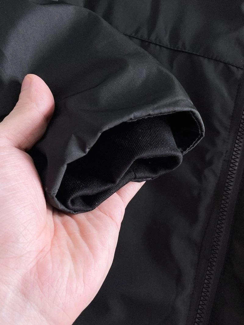 Moncler Down Jackets Flexible 144235