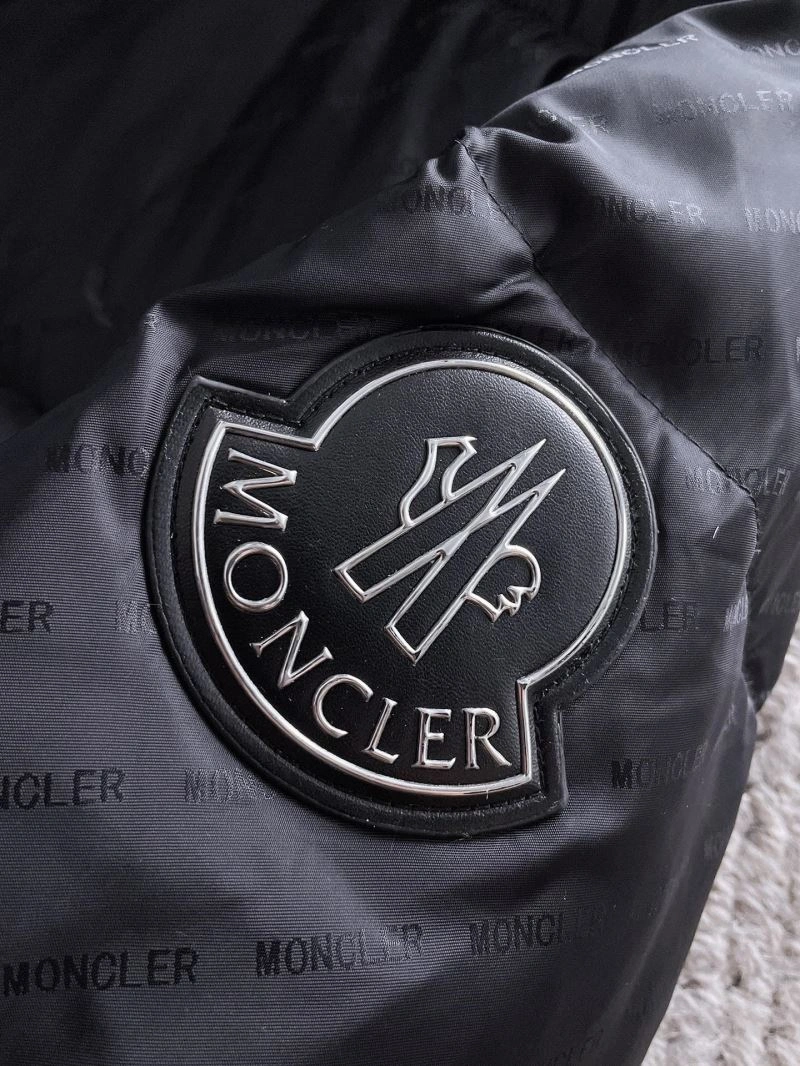 Moncler Down Jackets Breathable 144231