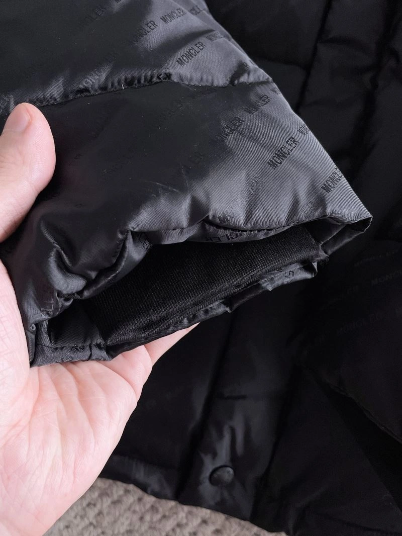 Moncler Down Jackets Breathable 144231