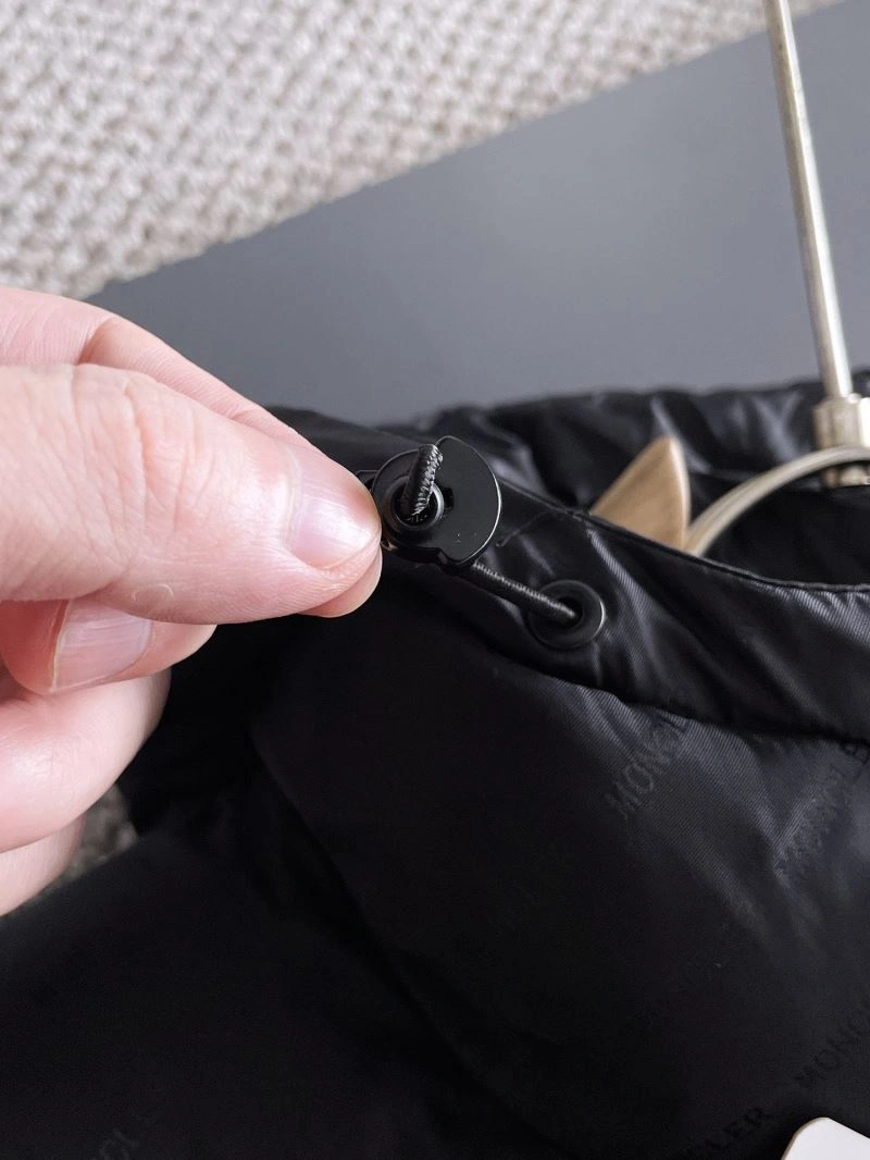 Moncler Down Jackets Resilient 144232