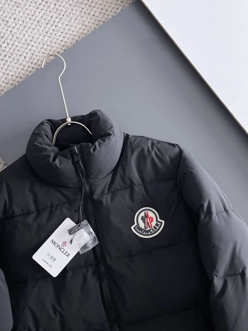 Moncler Down Jackets EyeCatching 144230