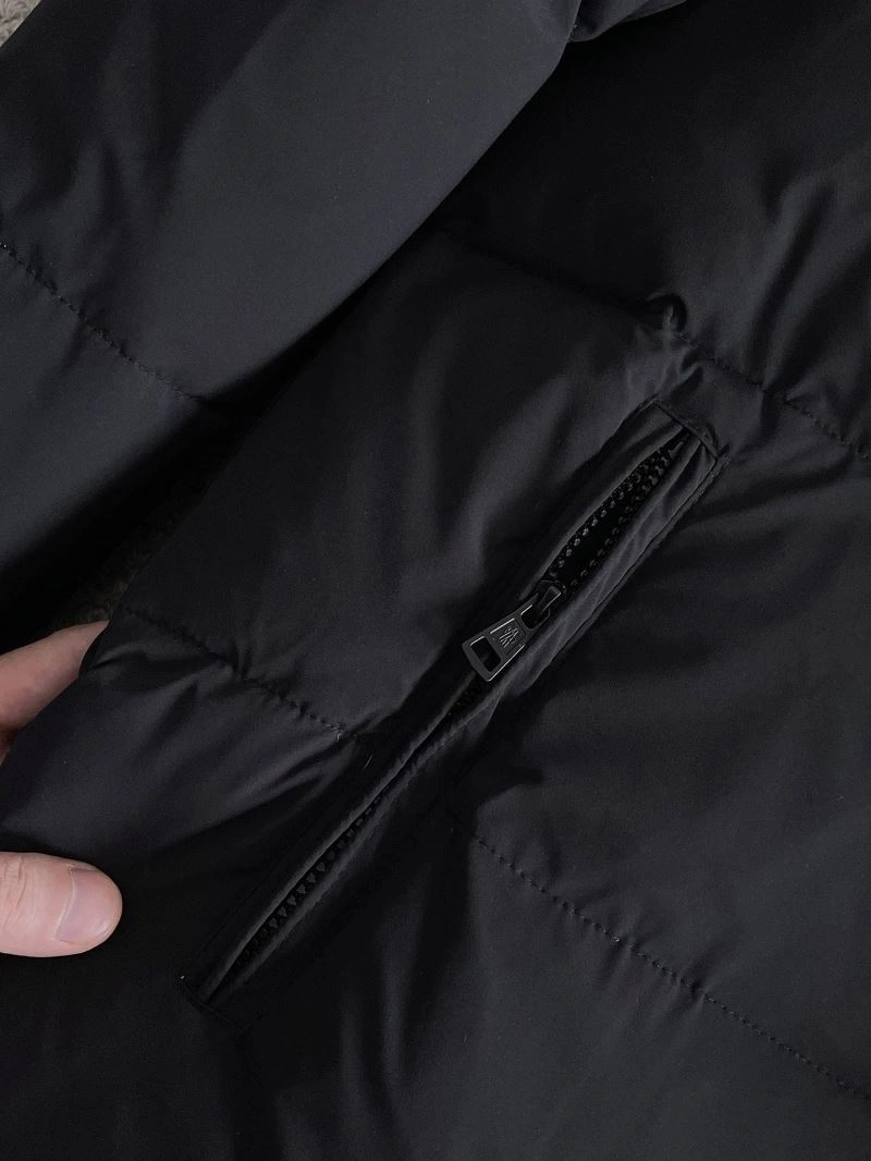 Moncler Down Jackets EyeCatching 144230