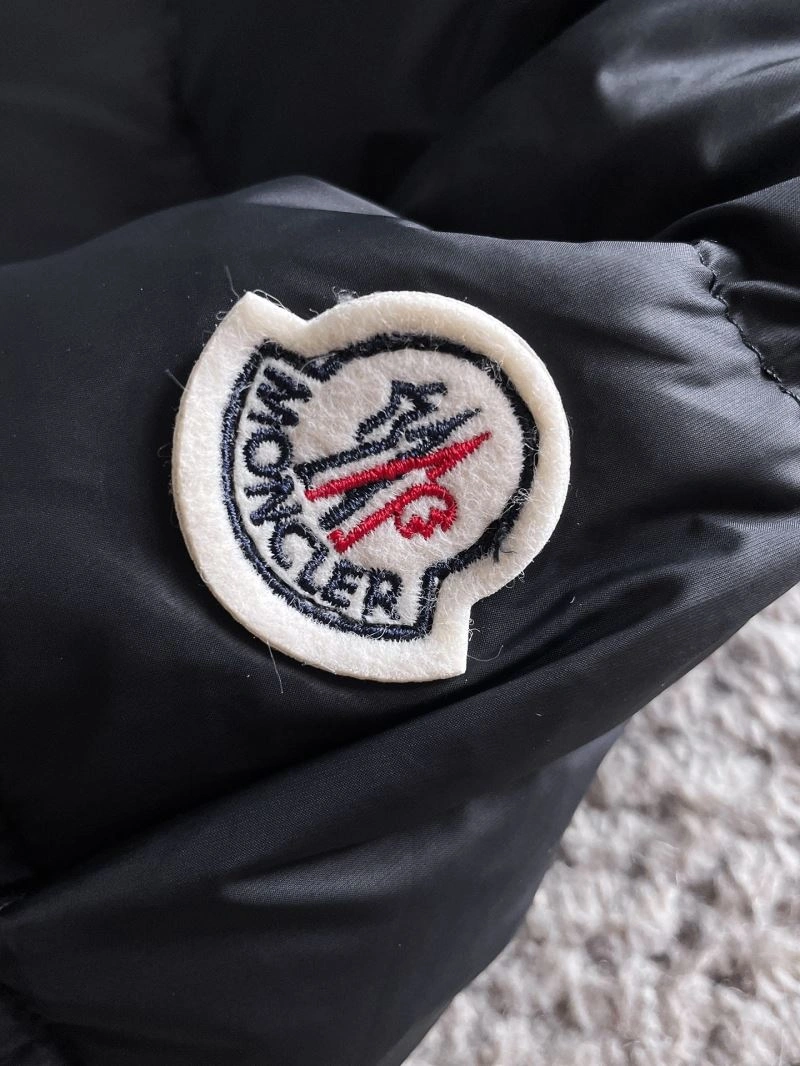 Modern Moncler Down Jackets 144228