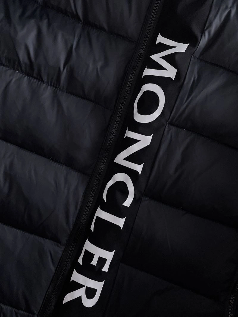 Modern Moncler Down Jackets 144228