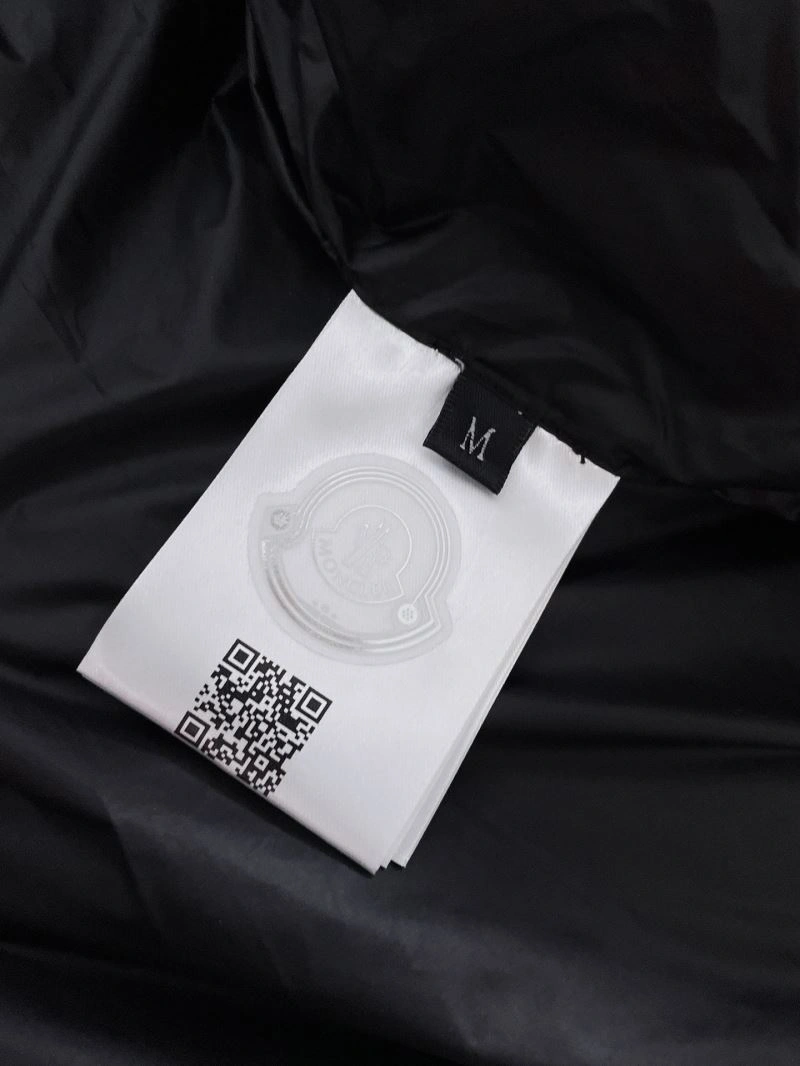 Moncler Down Jackets Practical 144223