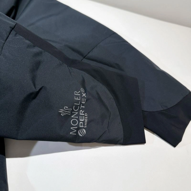 Moncler Down Jackets Comfortable 144212