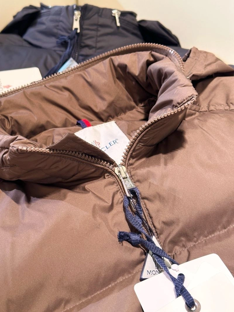 Moncler Down Jackets Unique 144207