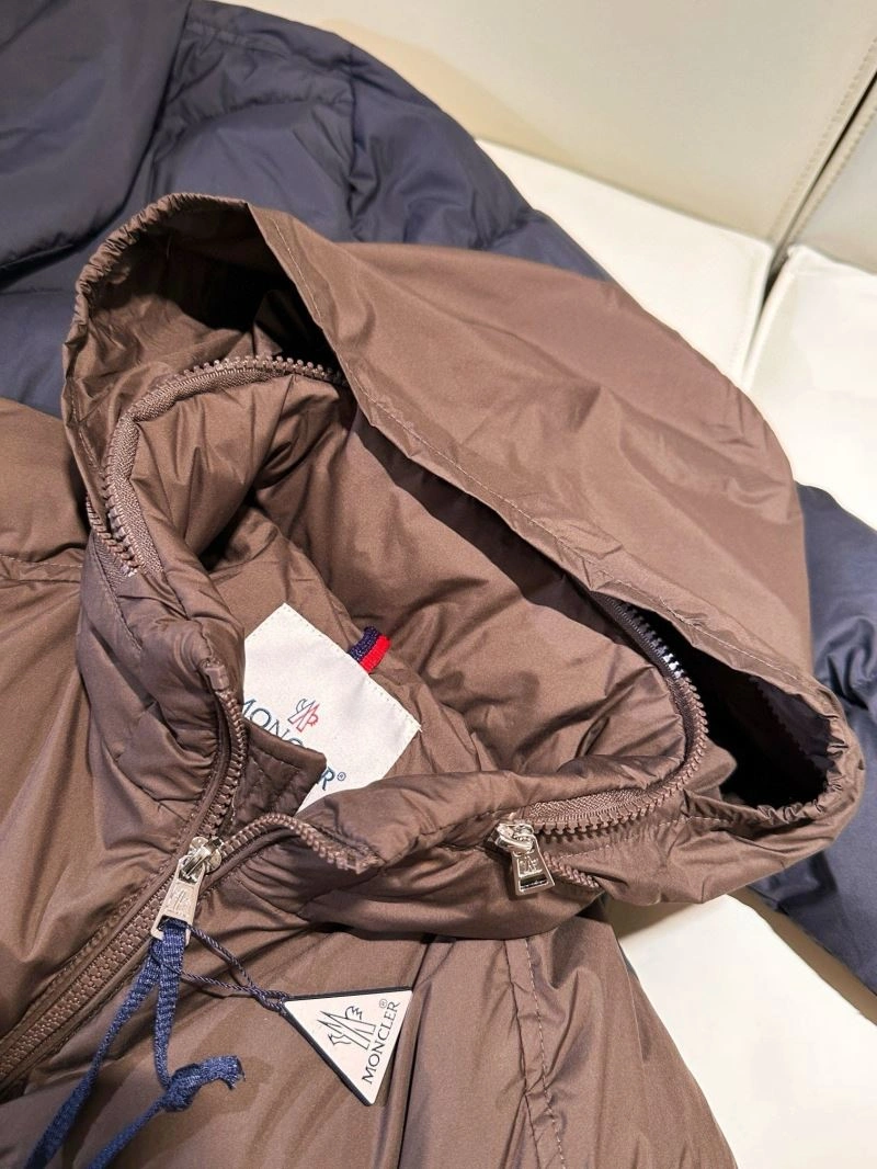 Moncler Down Jackets Unique 144207