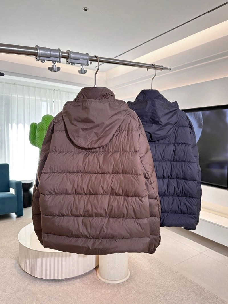 Moncler Down Jackets Unique 144207