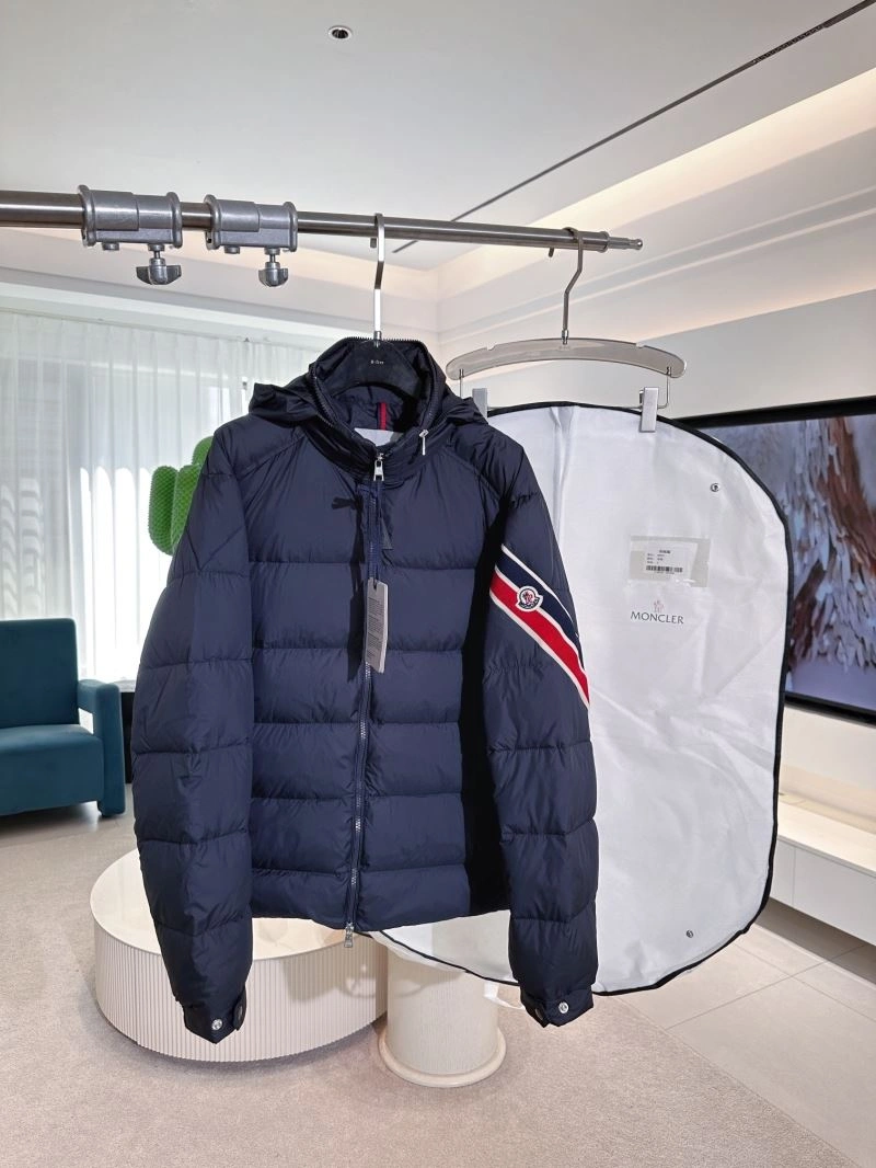Moncler Down Jackets Unique 144207
