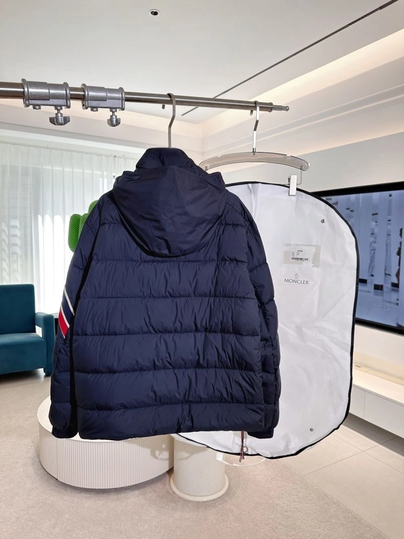 Moncler Down Jackets Unique 144207