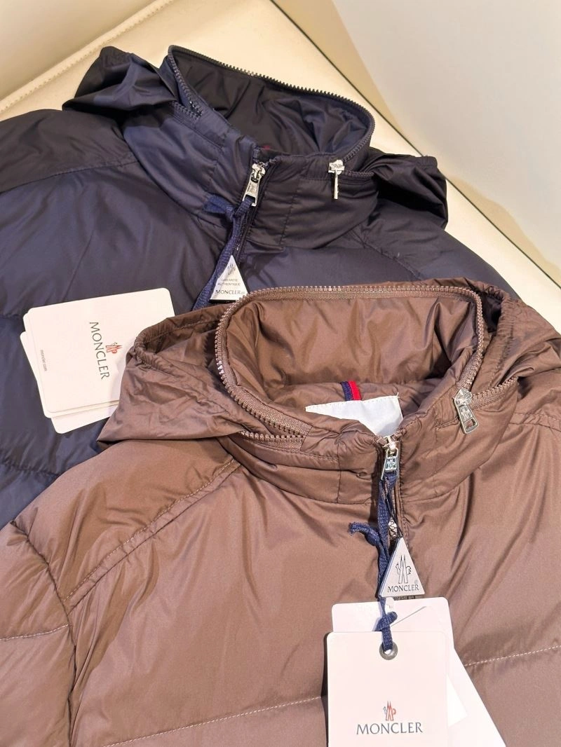 Moncler Down Jackets Unique 144207
