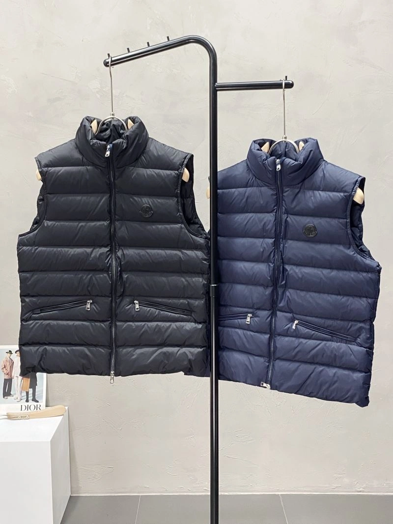 Moncler Down Jackets TravelReady 144200