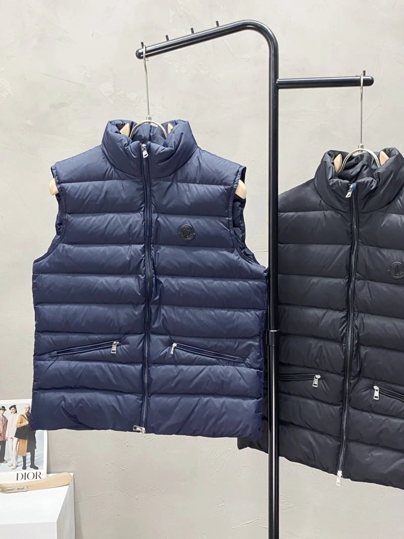 Moncler Down Jackets TravelReady 144200