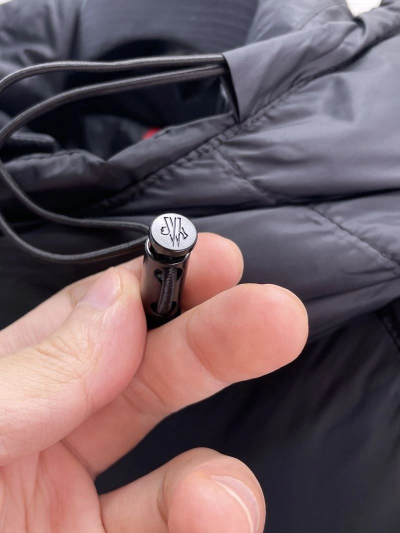 Stretchable Moncler Down Jackets 144199