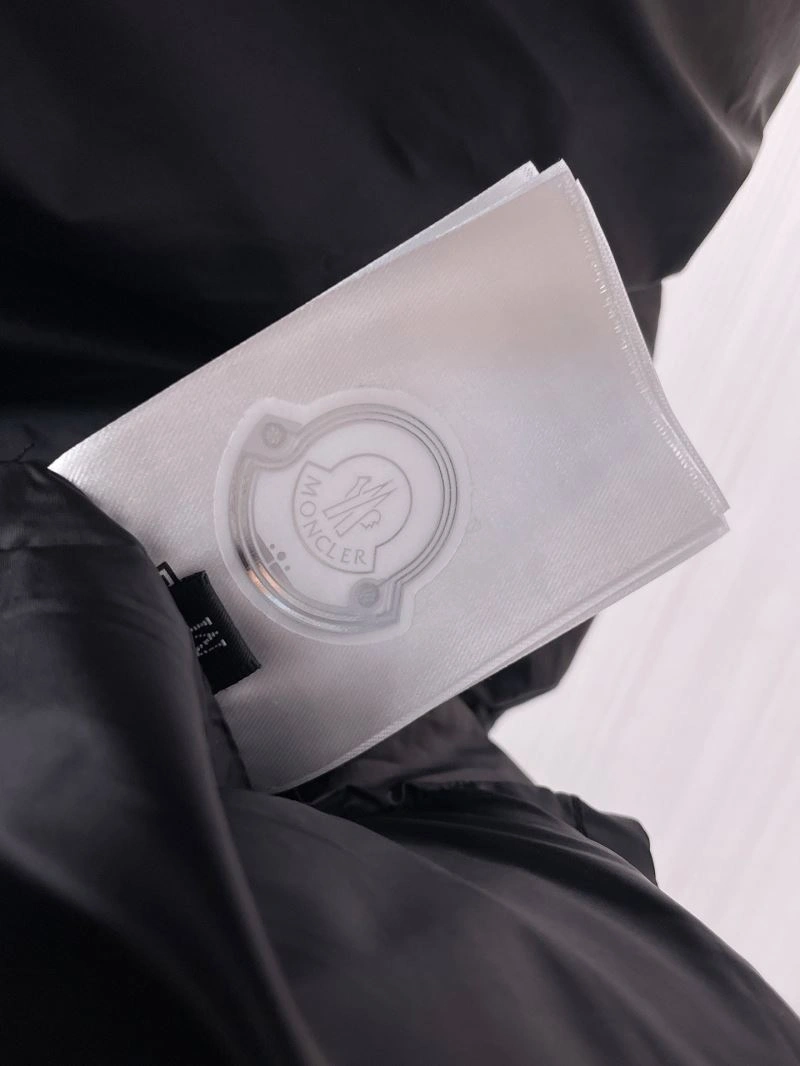 Stretchable Moncler Down Jackets 144199