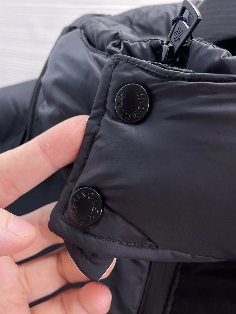 Stretchable Moncler Down Jackets 144199