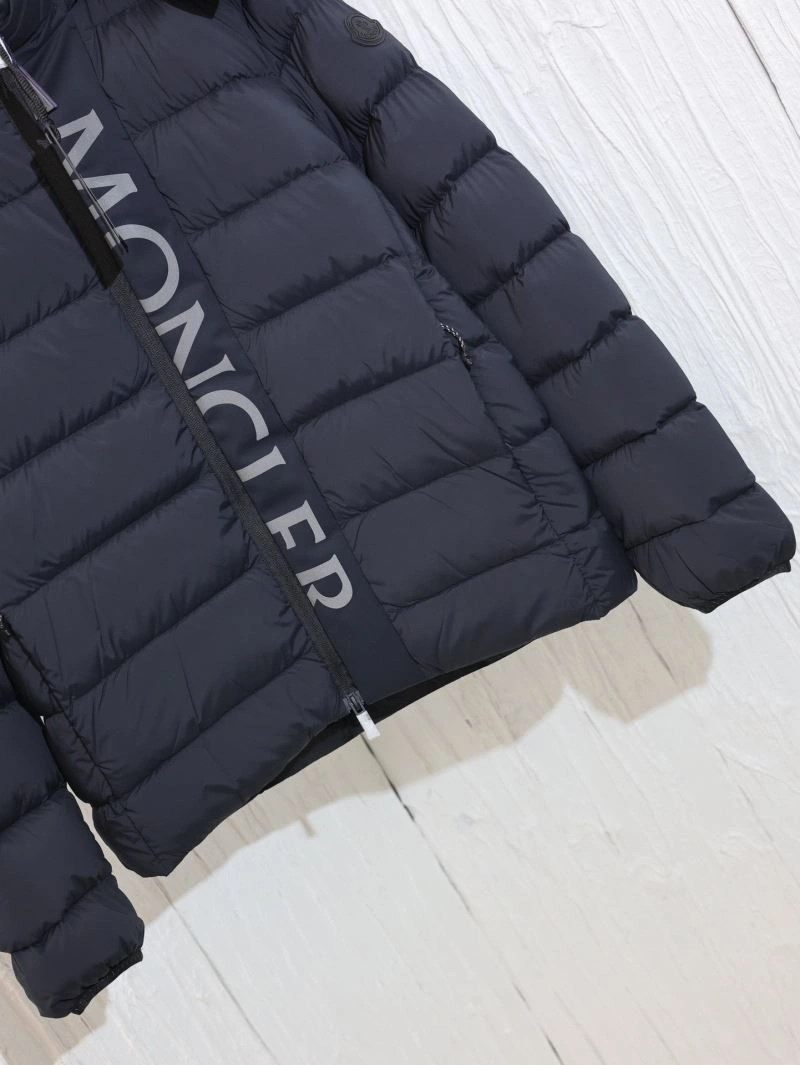 Moncler Down Jackets Comfortable 144196