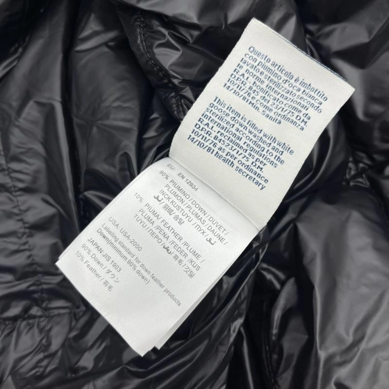 Moncler Down Jackets Supportive 144193