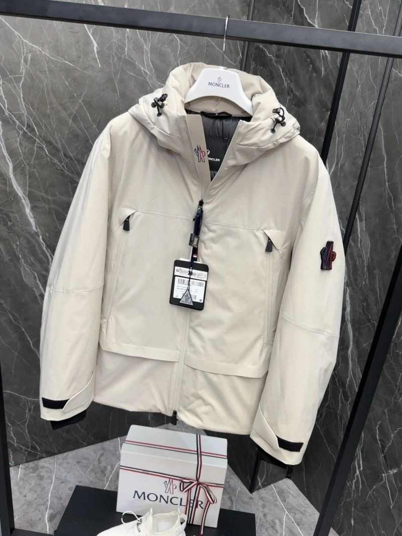 Moncler Down Jackets SmoothTexture 144188