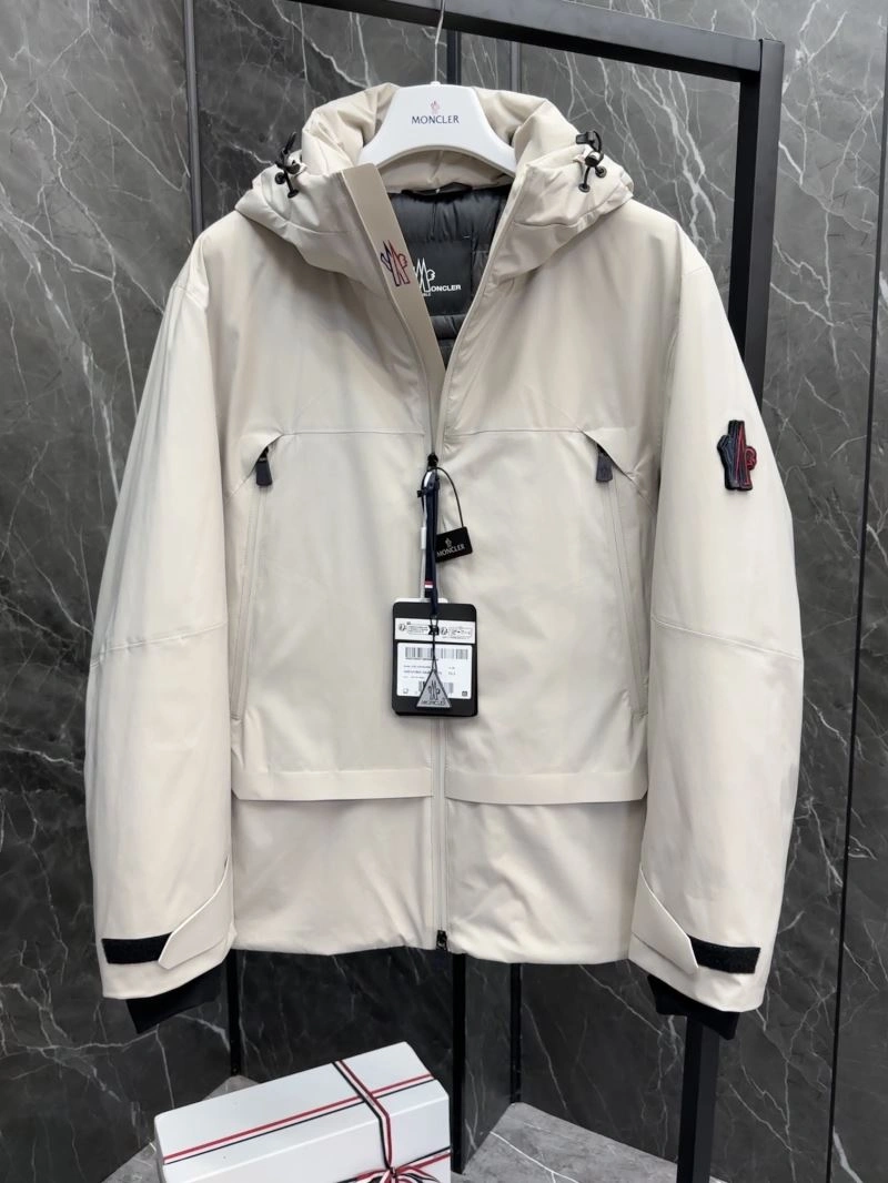 Moncler Down Jackets SmoothTexture 144188