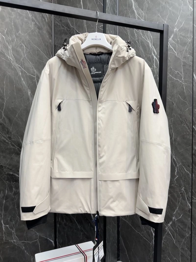 Moncler Down Jackets SmoothTexture 144188